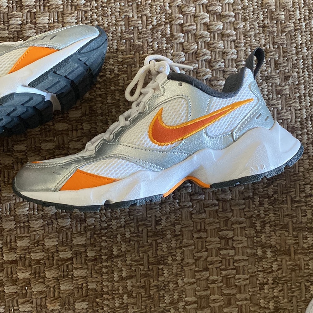 Nike sneakers - Picture 4 of 8